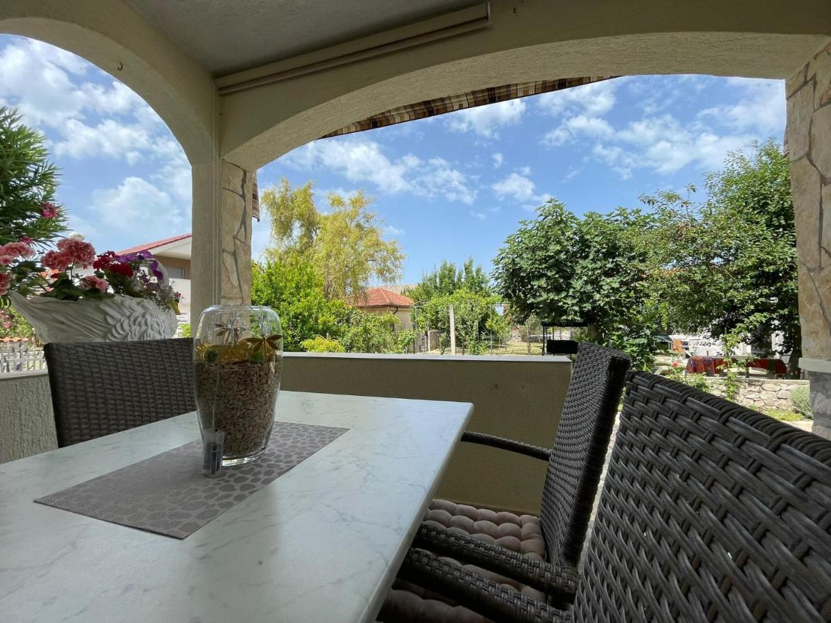 Apartman Veronika Vrsi Exterior foto