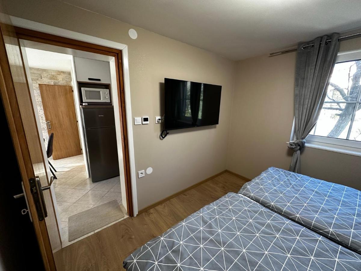 Apartman Veronika Vrsi Exterior foto
