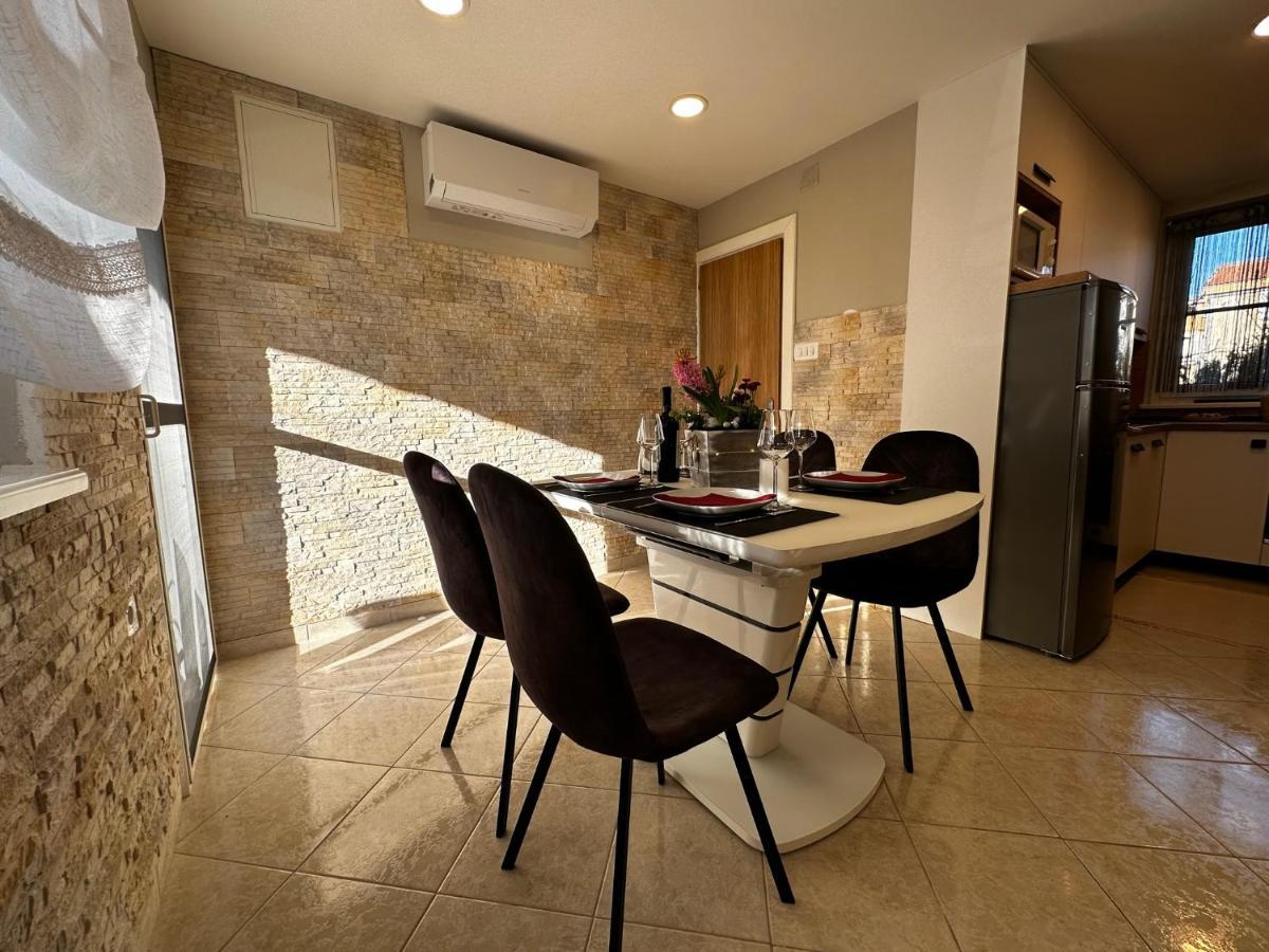 Apartman Veronika Vrsi Exterior foto