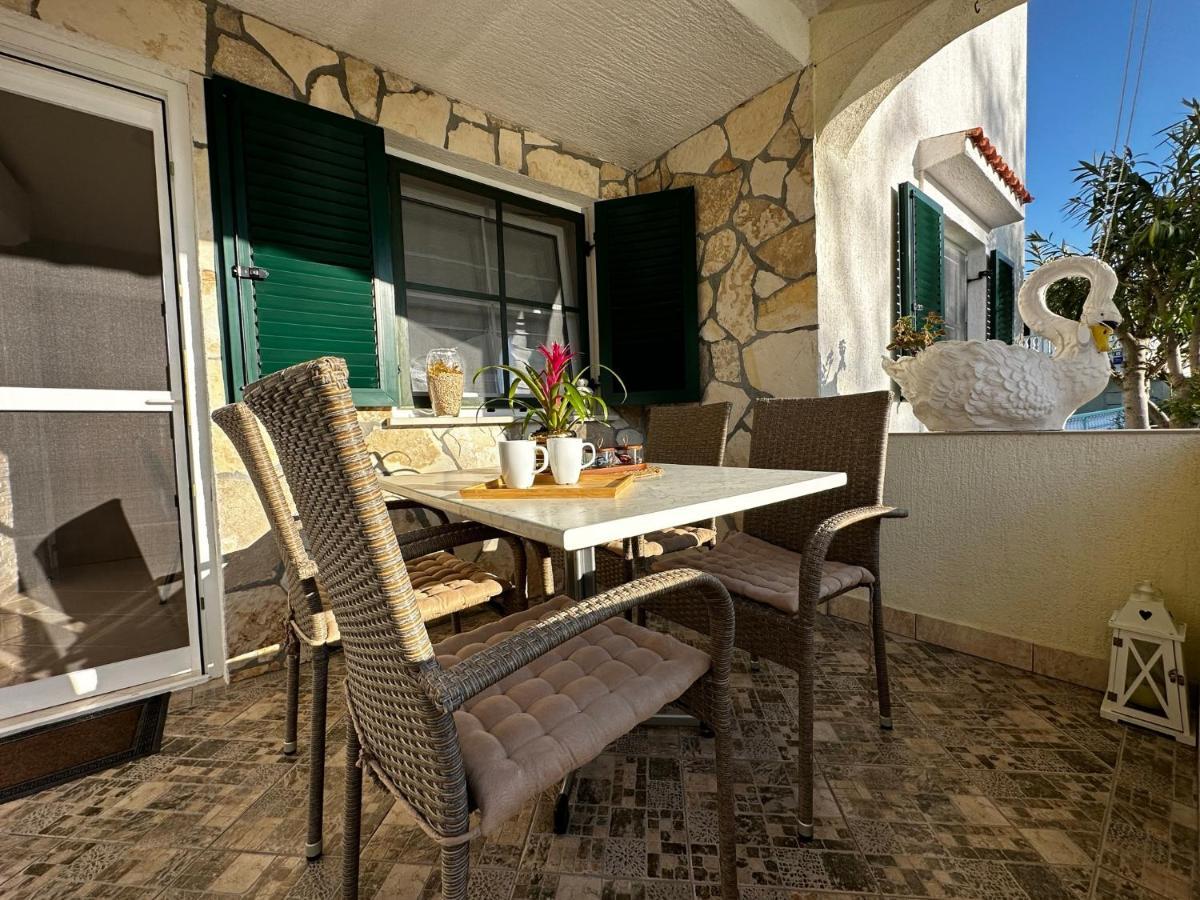 Apartman Veronika Vrsi Exterior foto