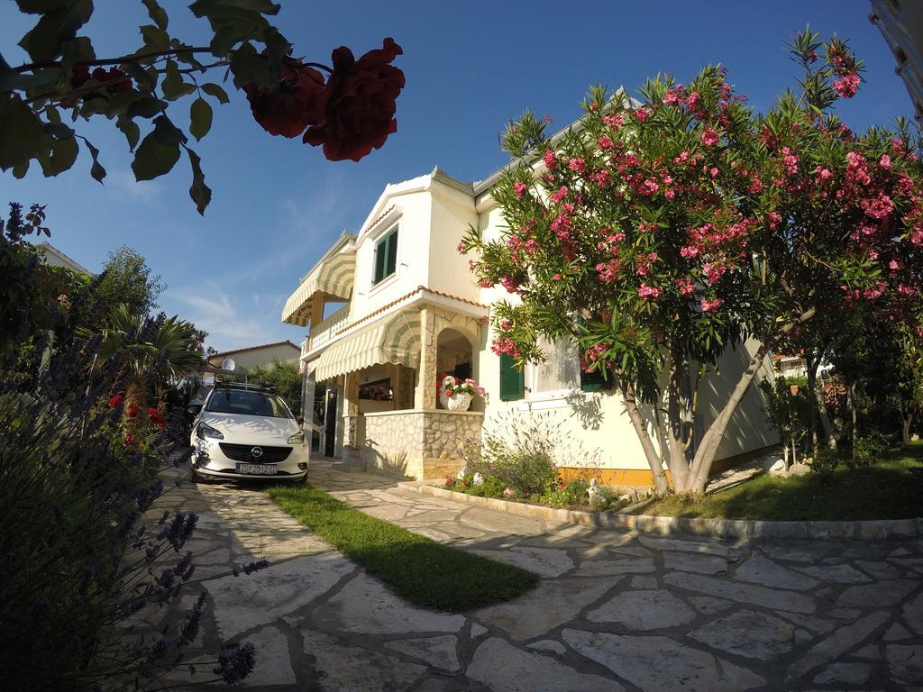 Apartman Veronika Vrsi Exterior foto